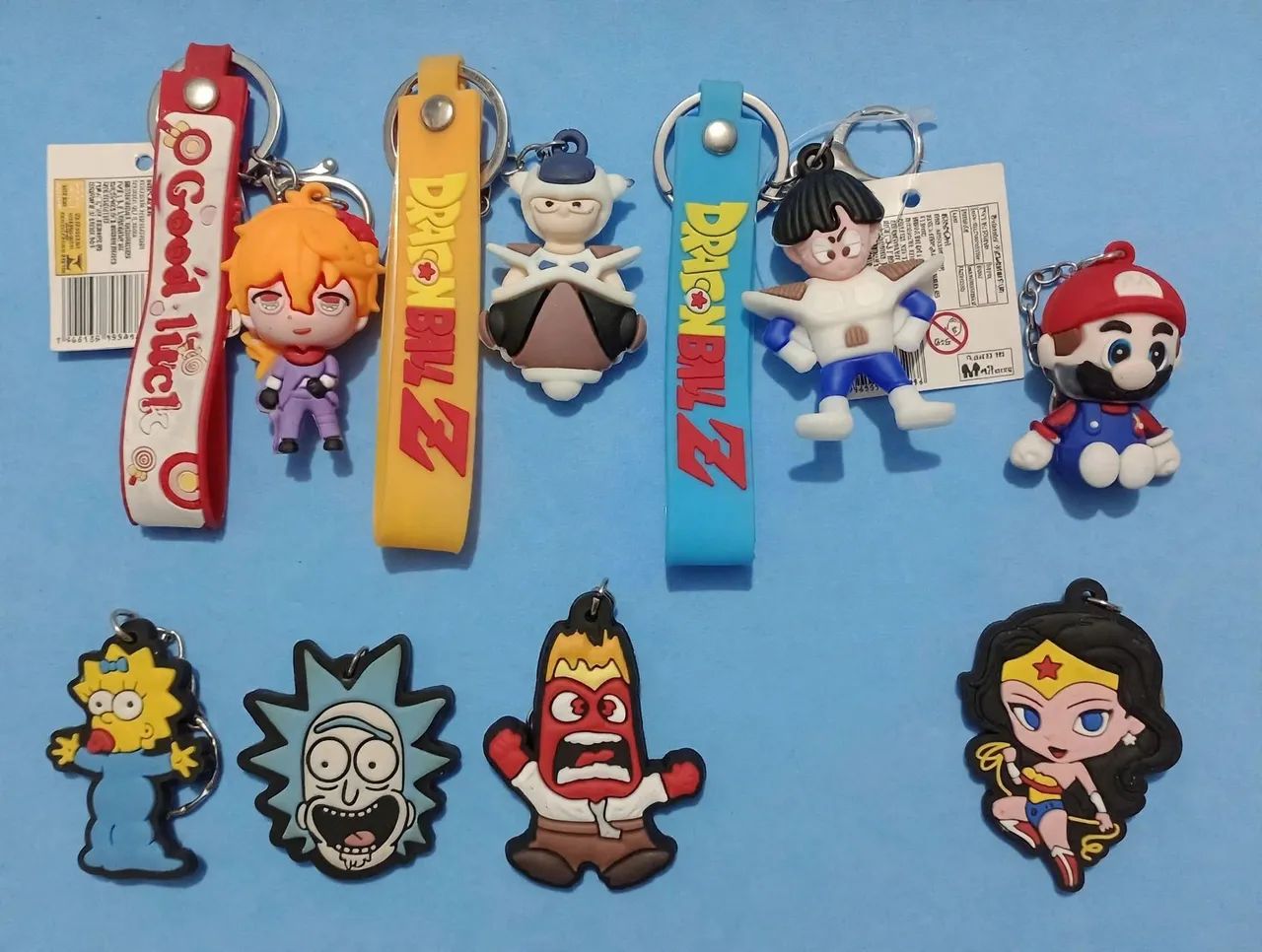 Lote com 8 chaveiros colecionáveis 