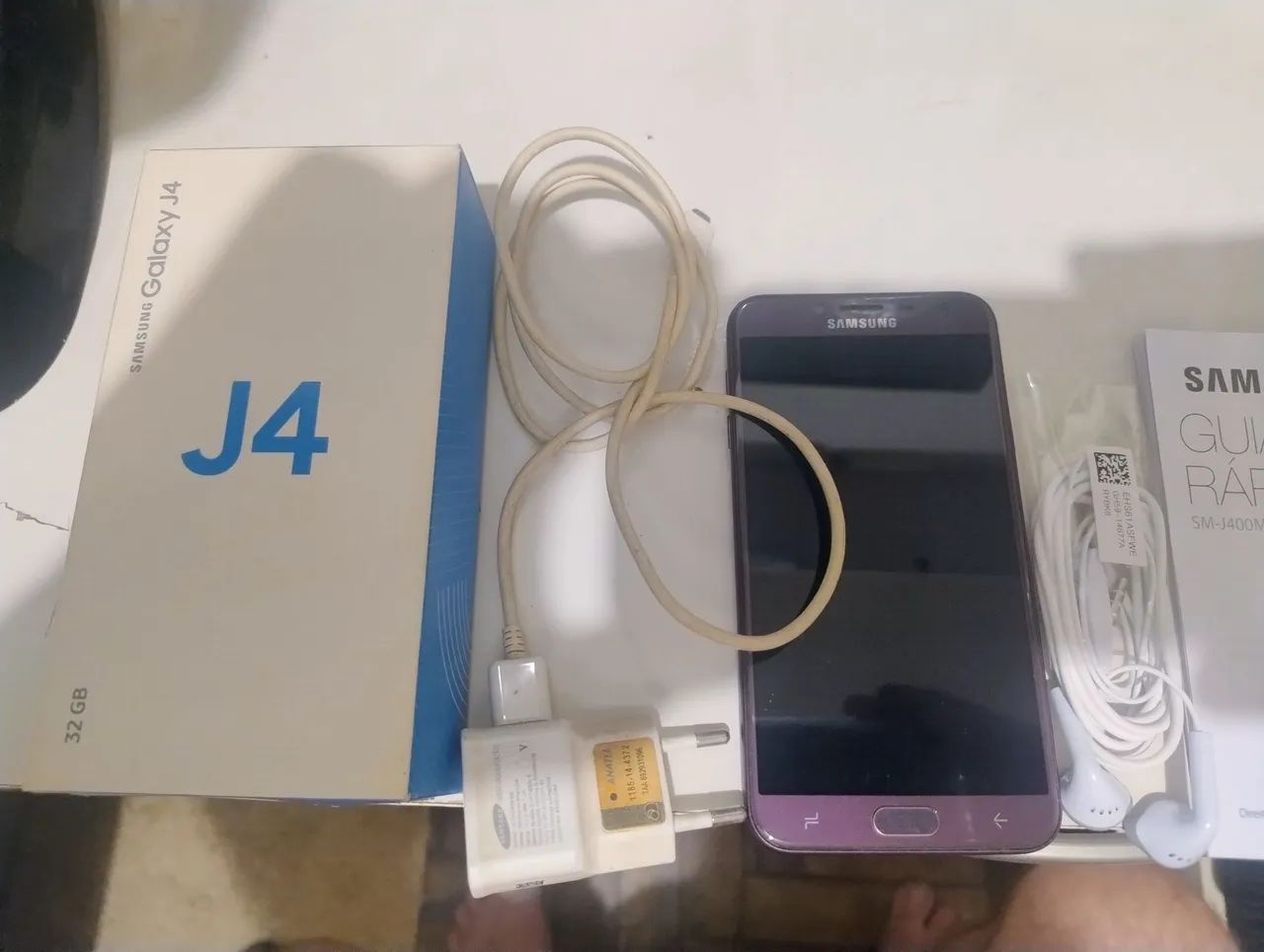 Vendo Samsung j4 novo bem conservado 