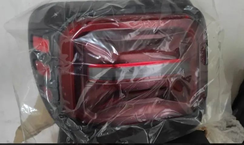 Vendo LANTERNA RENEGADE 2022/20026..ESQUERDA .. ORIGINAL...SEM USO