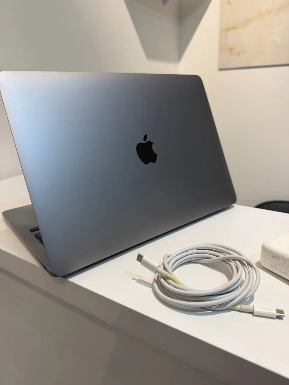 MacBook Pro 2020 - Intel Core i5 | 8GB RAM | 256GB SSD - Notebooks