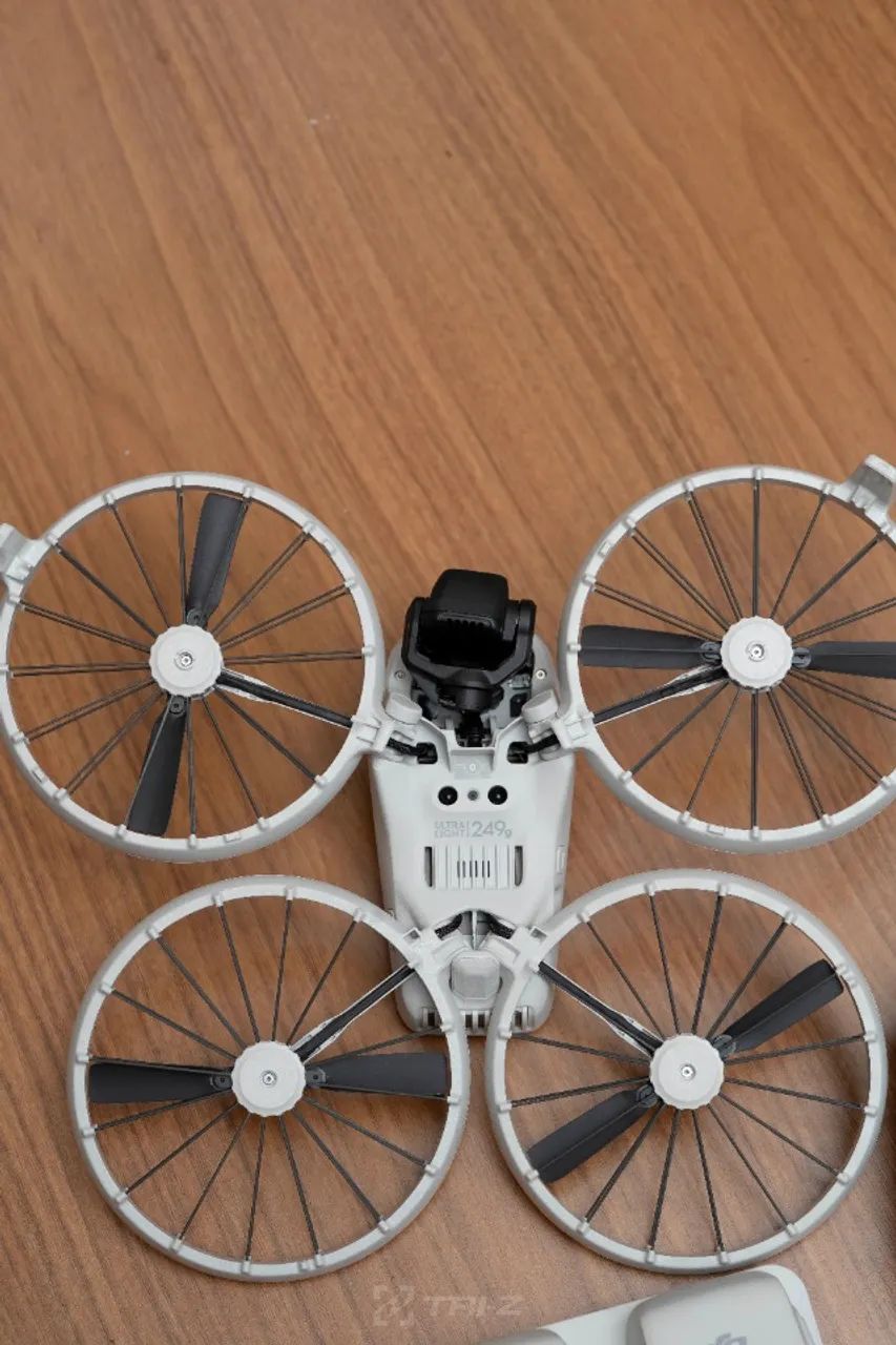 drone dji flip combo com duas baterias carregador e controle  - Foto 5