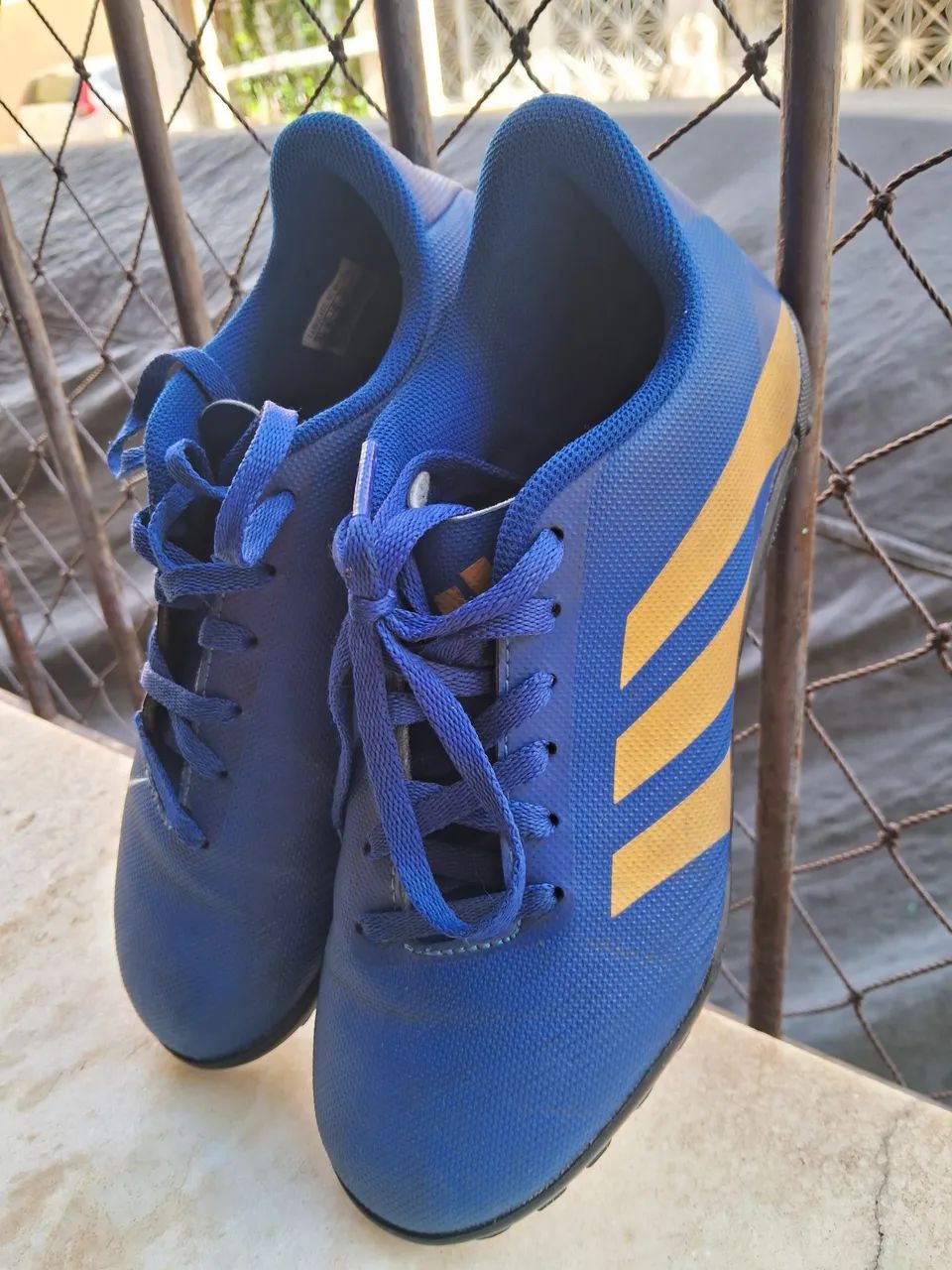 Chuteira adidas 