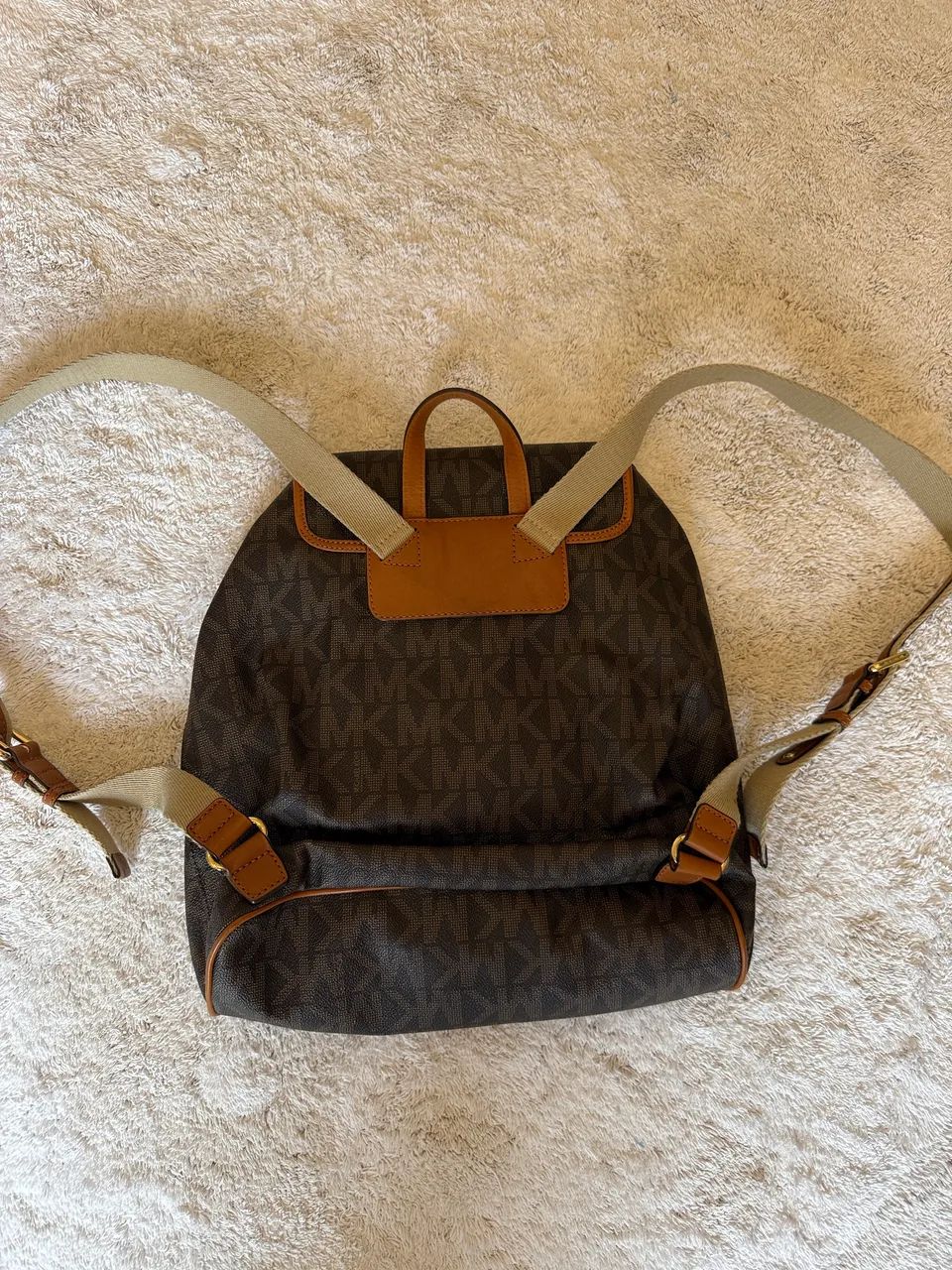 Mochila Michael Kors - pouquíssimo usada - Foto 2