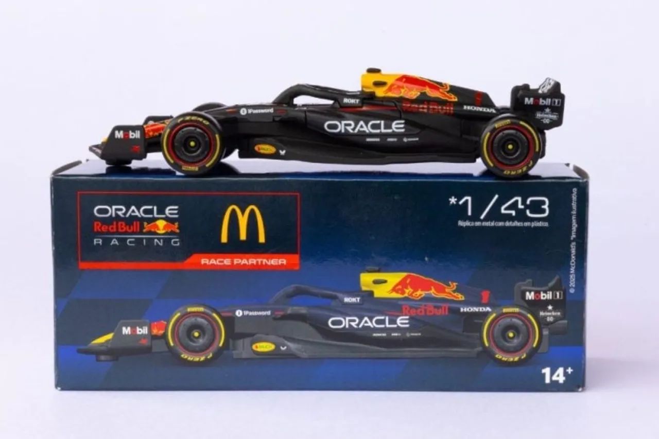Carro fórmula 1 McDonald?s 