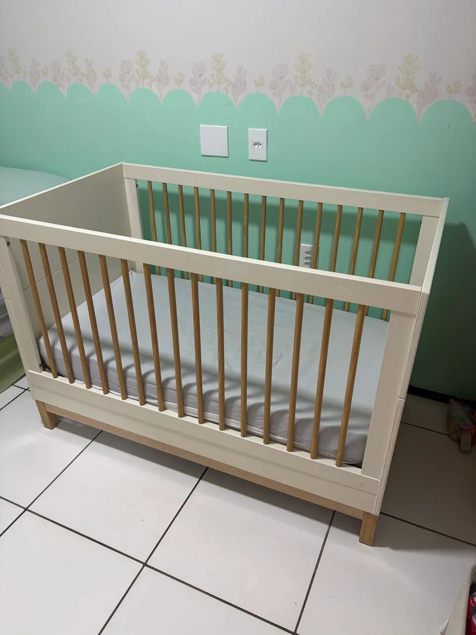 Berço Cozy com colchão 