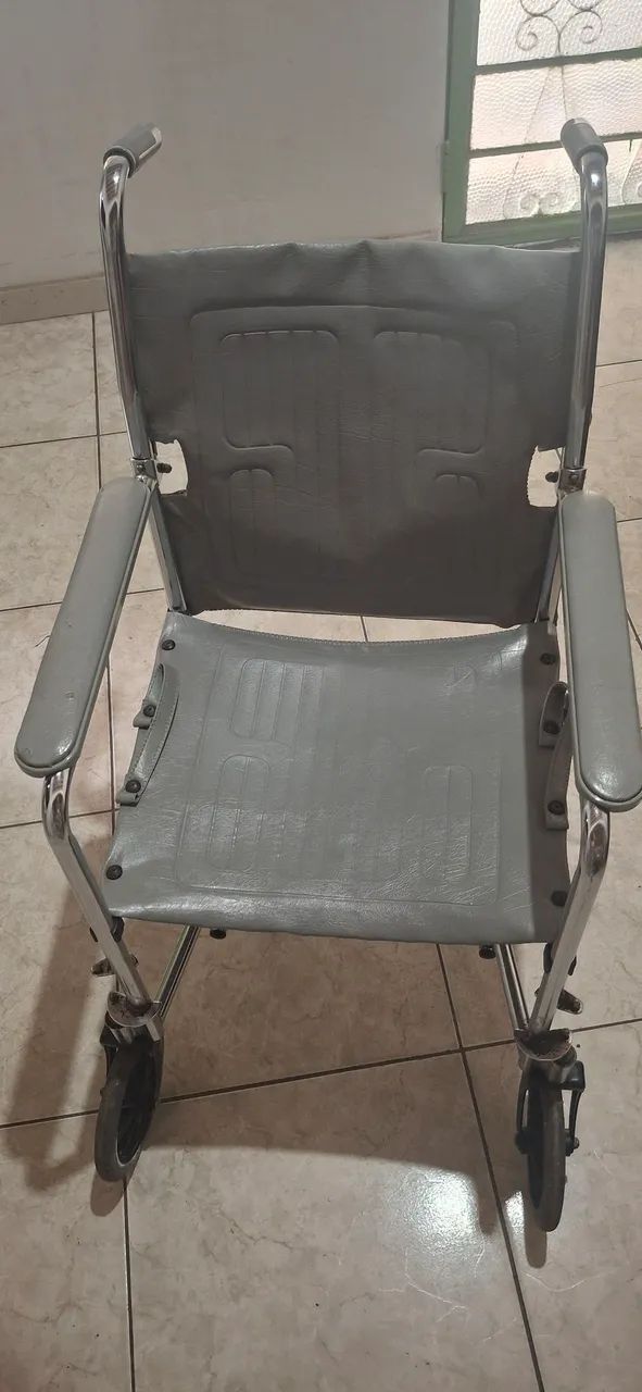 Cadeira de transporte ( rodas) 
