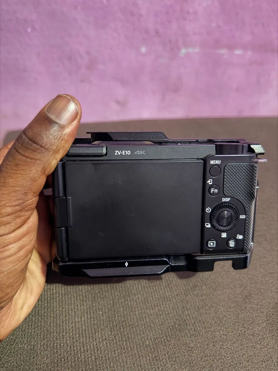 Camera Sony ZVE10 + Lente 28-70 + Cage  - Foto 4