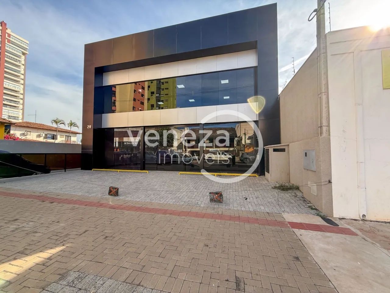 Imóvel comercial para alugar, 999 m² no Centro de Cambé