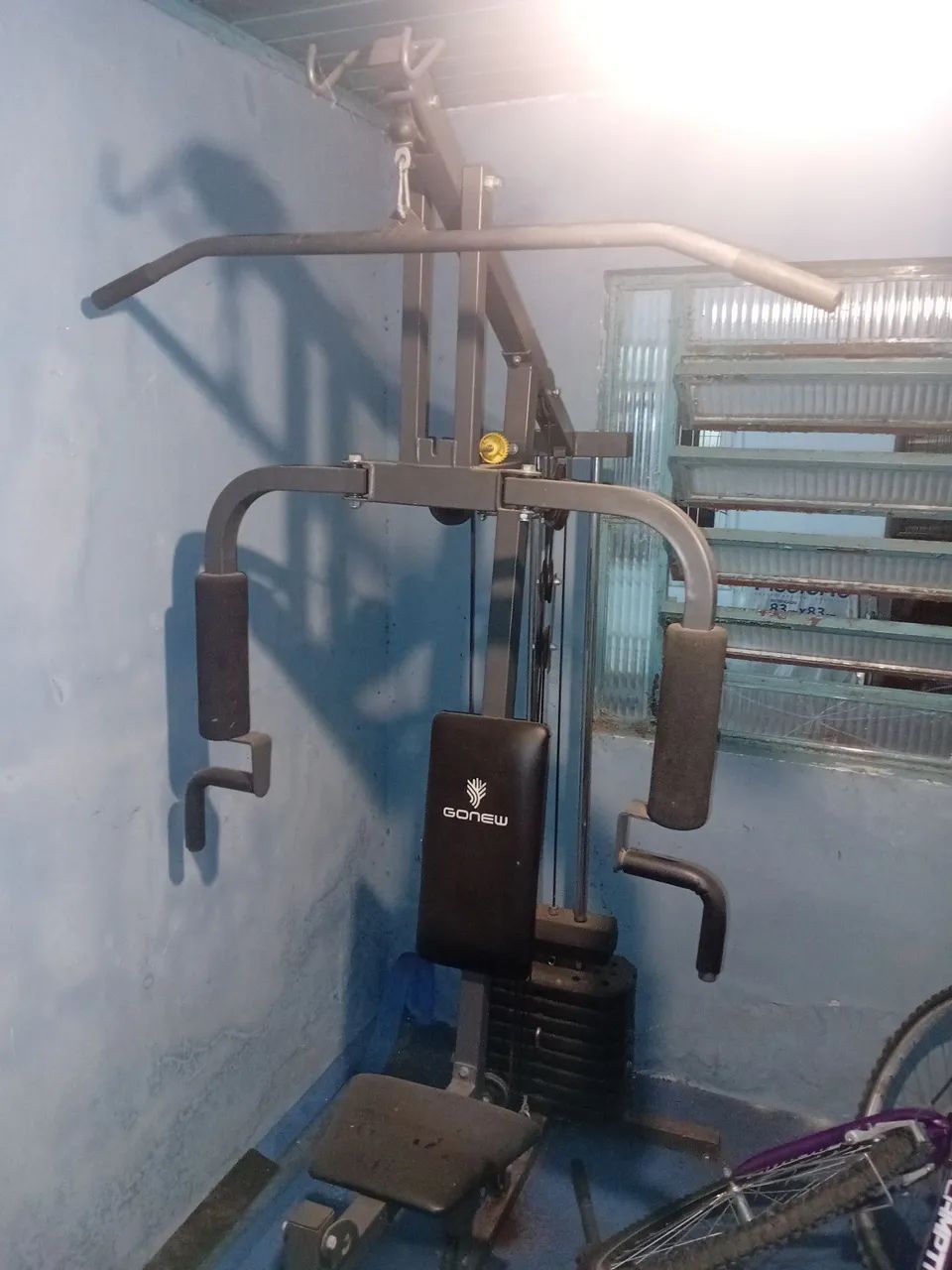 Estação de musculação GONEW