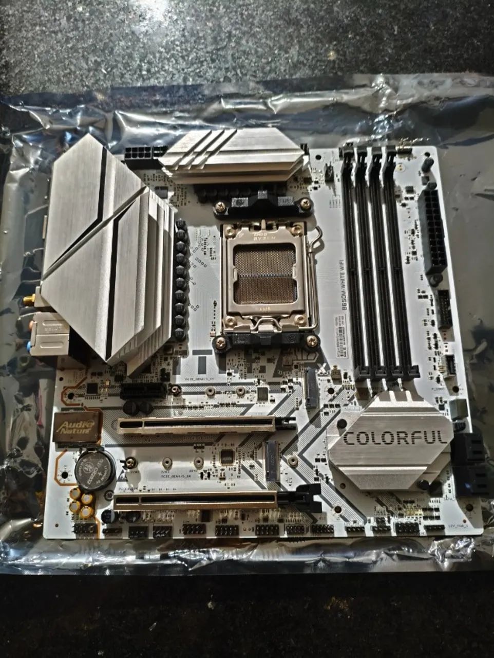 Placa Mãe B650M Colorful Battle AX White WIFI NA CAIXA COM NF E GARANTIA - Foto 2
