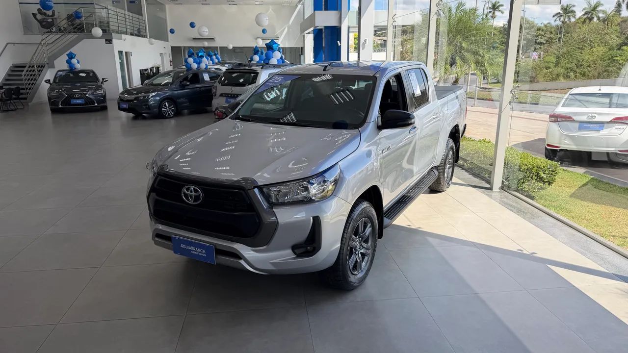 Toyota Hilux CD 4X4 2.8 DIESEL AUT. 2025