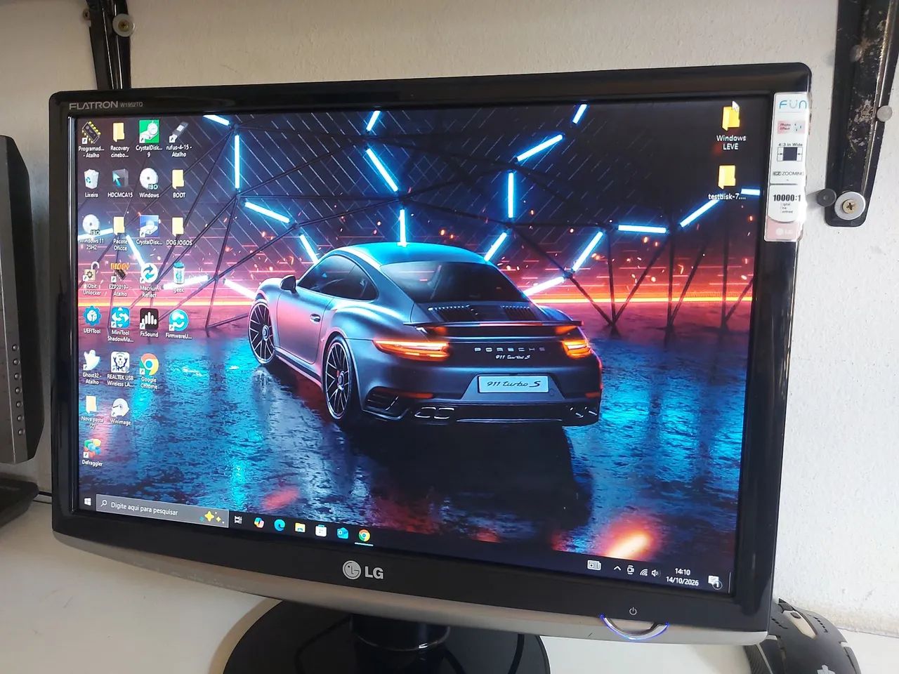 Monitor LG 19 polegadas widescreen. 