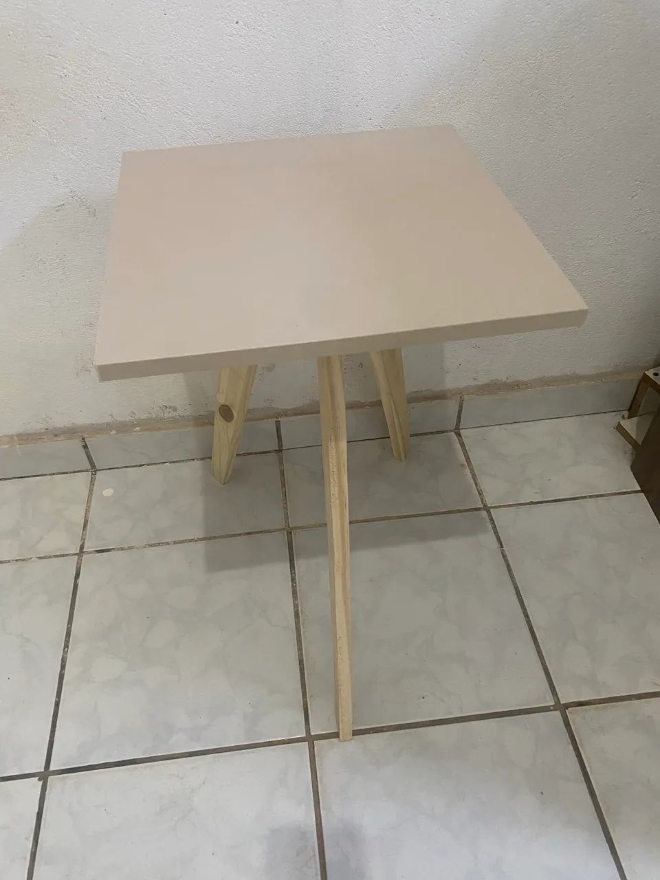 Mesa retrô quadrada cinza decorativa  - Foto 2