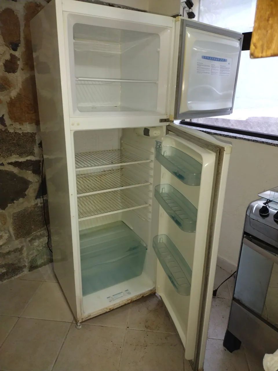 Geladeira usada funcionando perfeitamente  - Foto 2