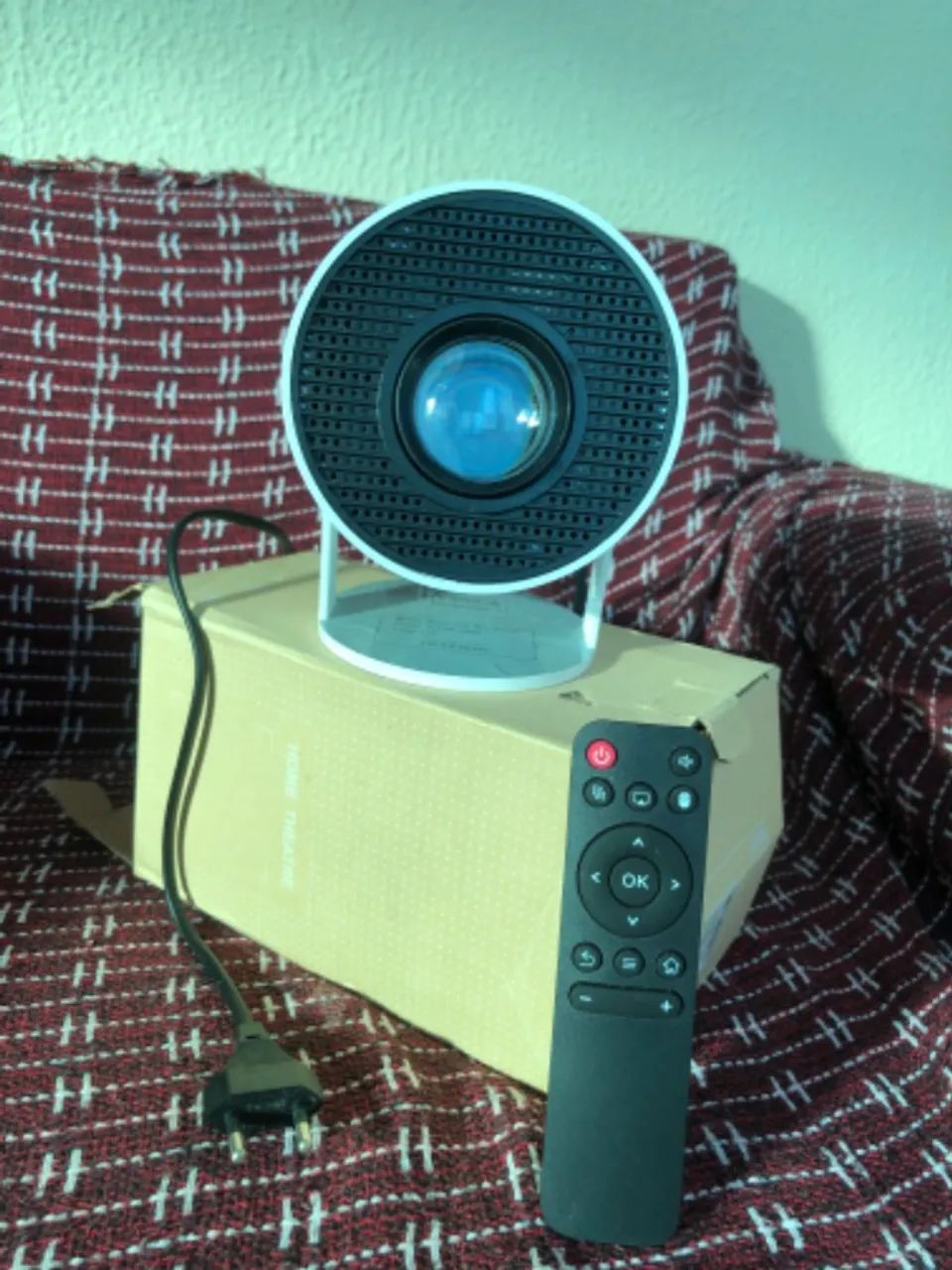 Vendo projetor 100$, pegando TUDO PERFEITAMENTE  - Foto 2