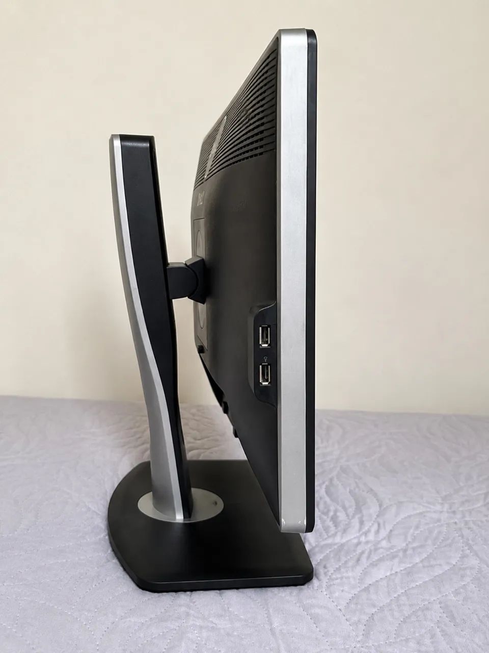 Monitor Dell UltraSharp U2312HM - Foto 2
