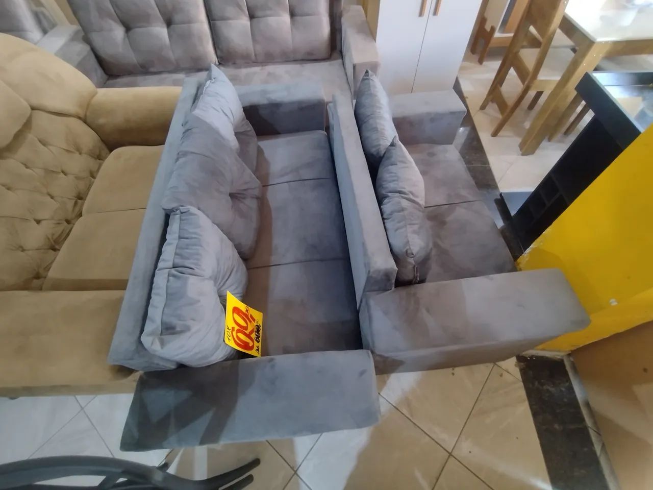 Conjunto de sofá 2 e 3 lugares 