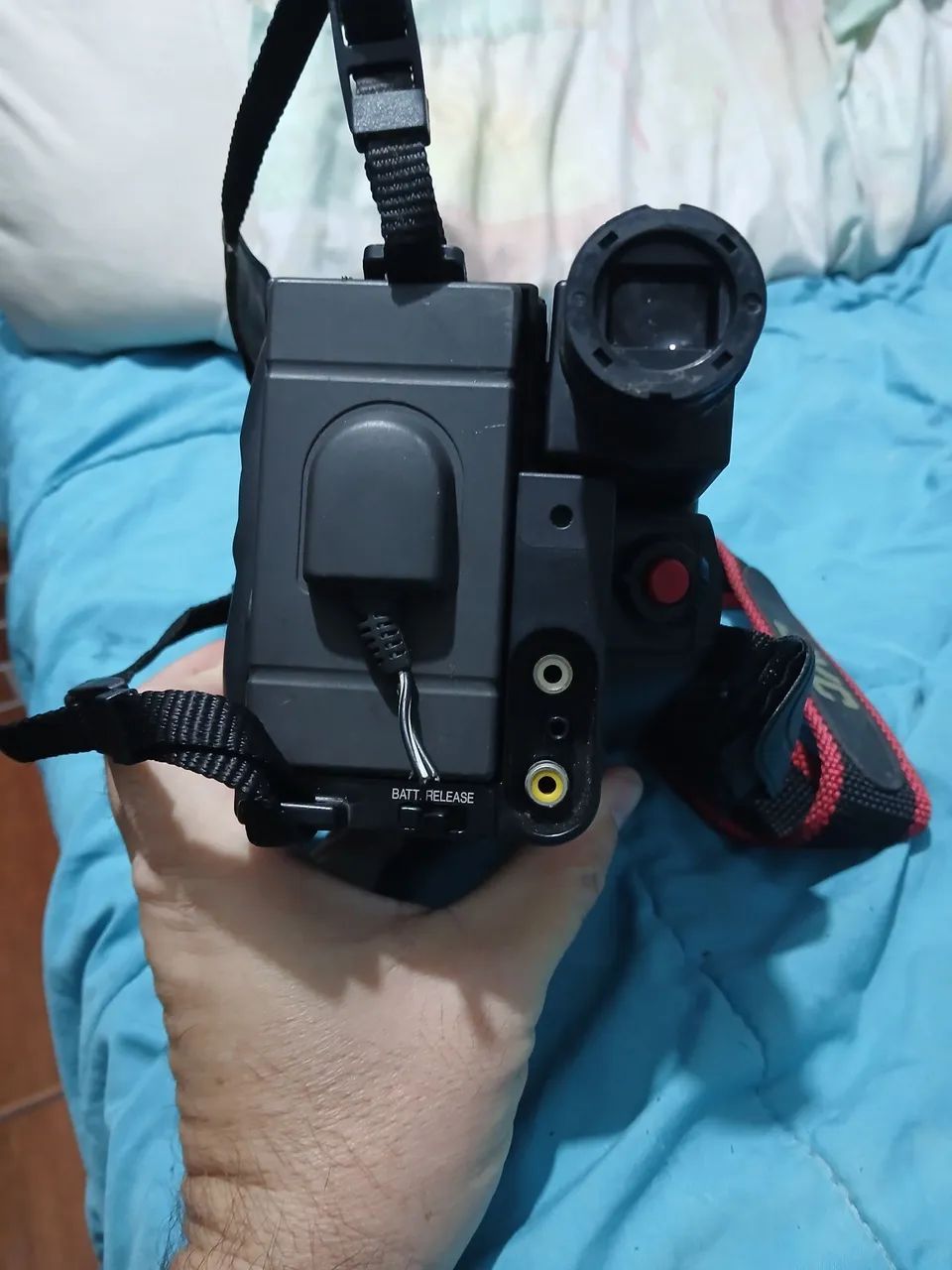 Mini Filmadora portatil jvc com bateria e carregador - Foto 3