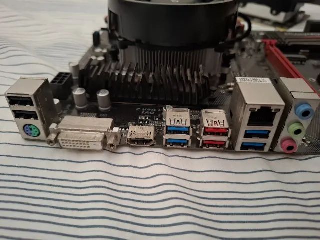 Ryzen 1600 + B350 - Foto 4