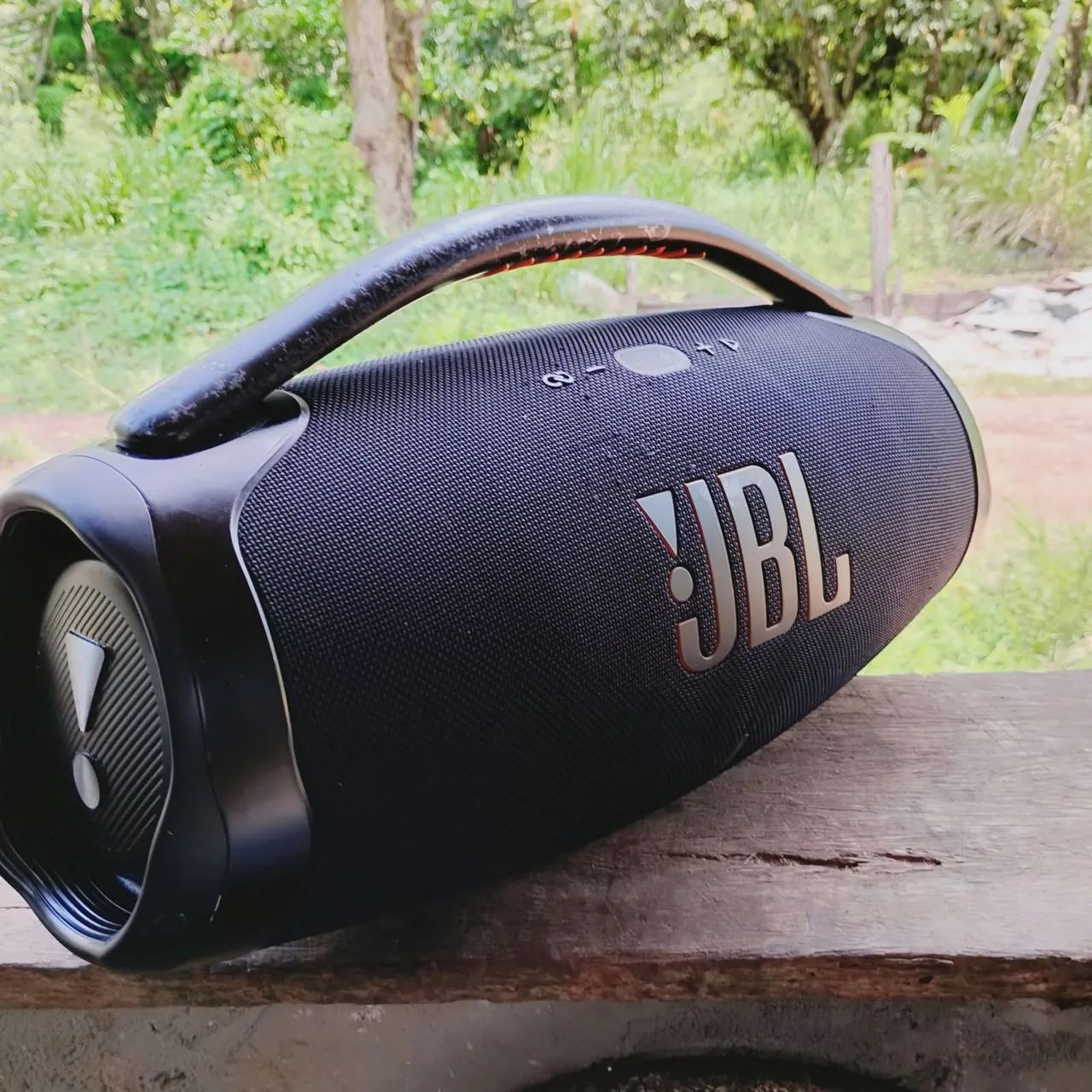 Caixa bombox JBL 