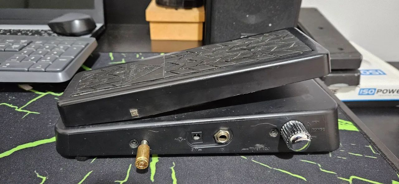Pedal wah wah behringer hellbabe hb01 - Foto 3