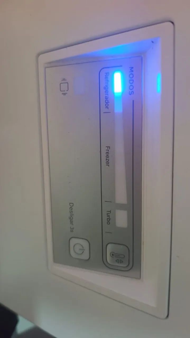 Vendo freezer novinho 