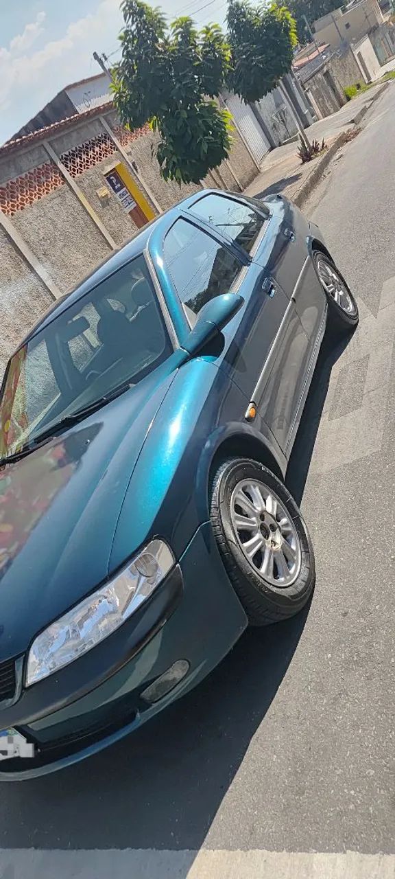 Chevrolet Vectra CD 2.2 16V / 2.0 16V Mec./aut. 1998