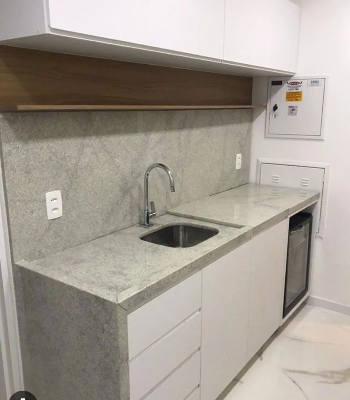 Trabalho com montagem de mármore e granito 