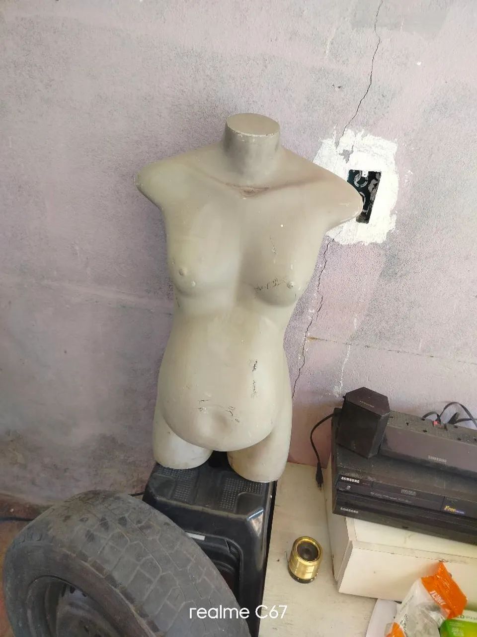 Manequim busto grávida 