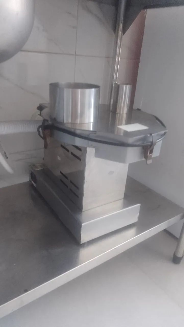 Multiprocessador de alimentos 