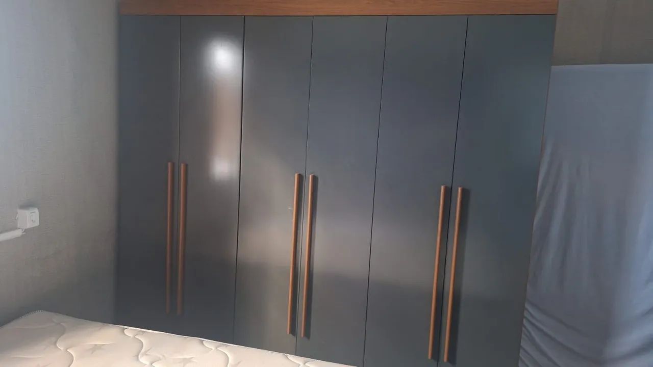 Guarda-roupa 6 portas 