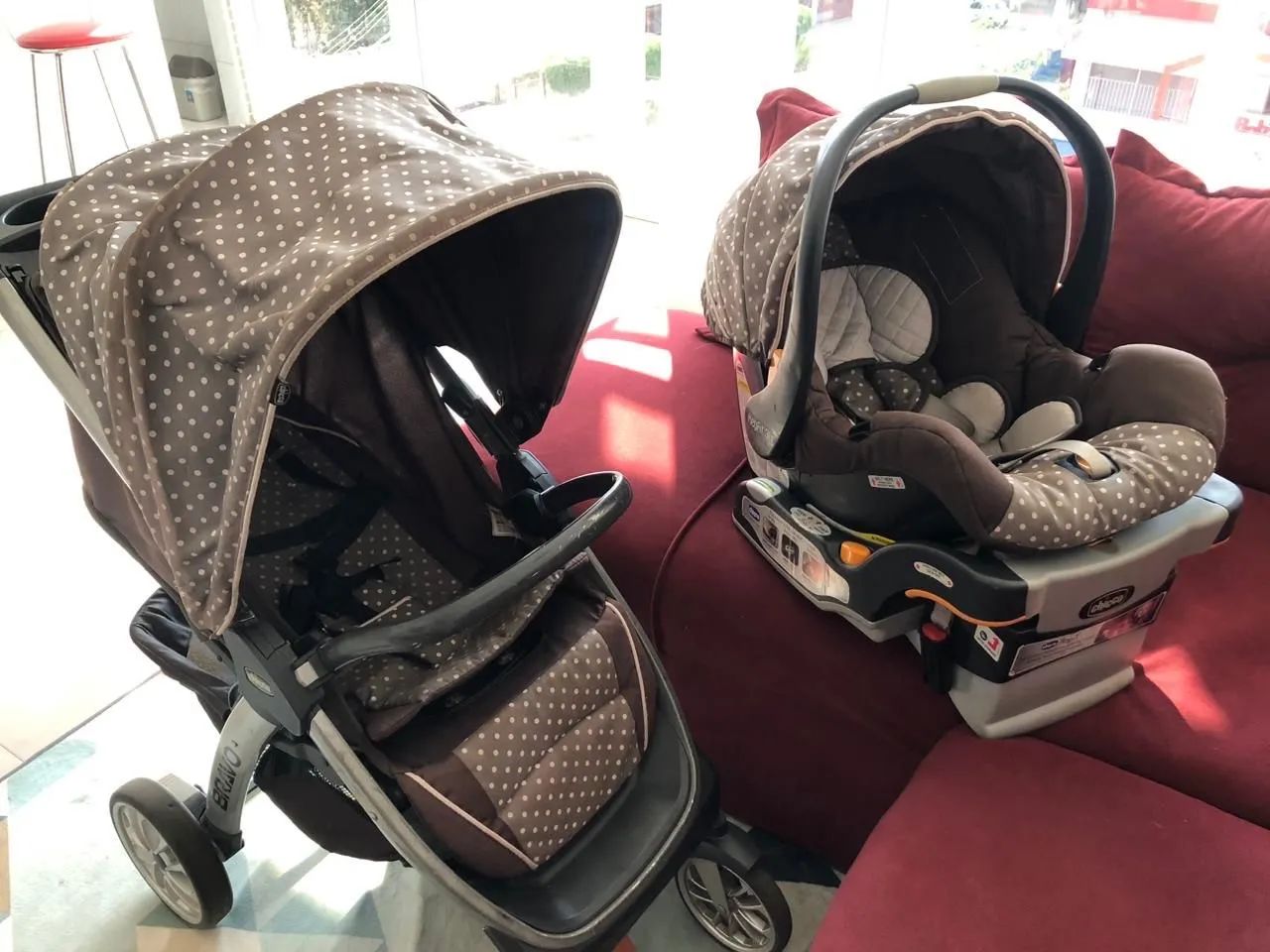 Carrinho de Bebê Chicco Bravo + Bebê Conforto KeyFit 30 com Base 