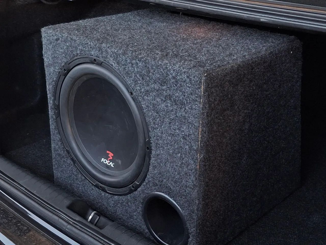 Subwoofer Focal P30-DB 12pol + caixa projetada