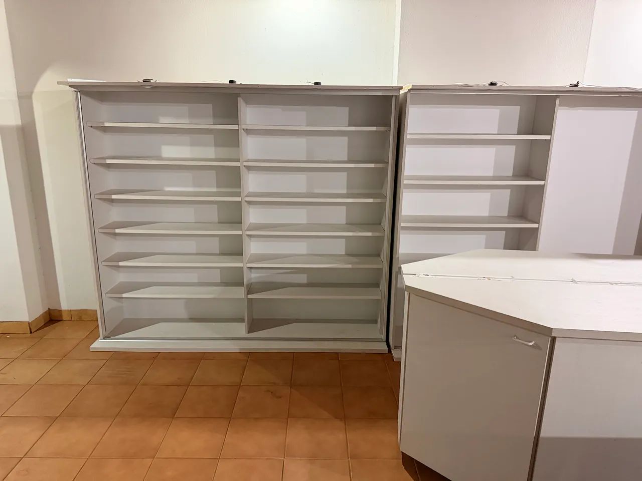 VITRINES EXPOSITORES PARA LOJA  - Foto 2