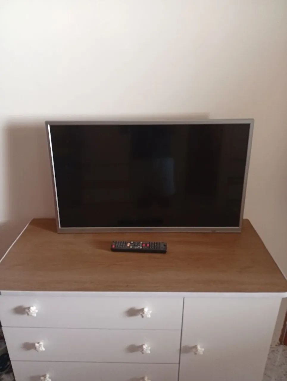 Tv semi nova