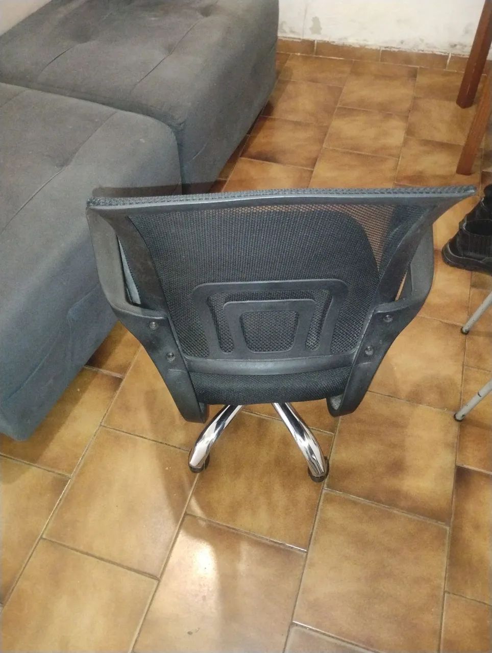 Vendo 1 cadeira ? de escritório  - Foto 2