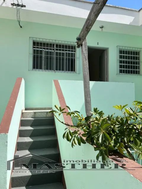 LINDA CASA COM 01 QUARTO, SALA, COZINHA