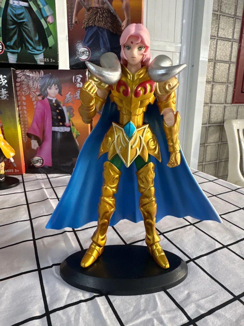 LOTE DE COLECIONÁVEIS: FUNKO POPS E ACTION FIGURES (DEMON SLAYER) - Foto 5