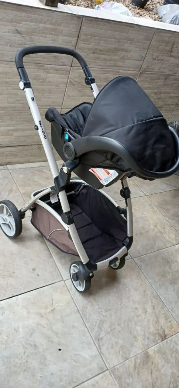 Vendo carrinho de bebe 3 em 1 - Foto 3