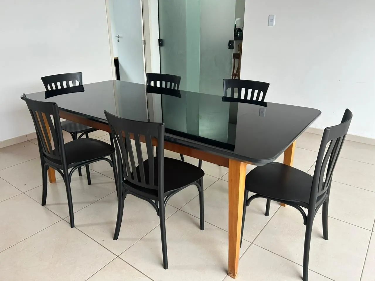 Exquisite Table469175280337561600