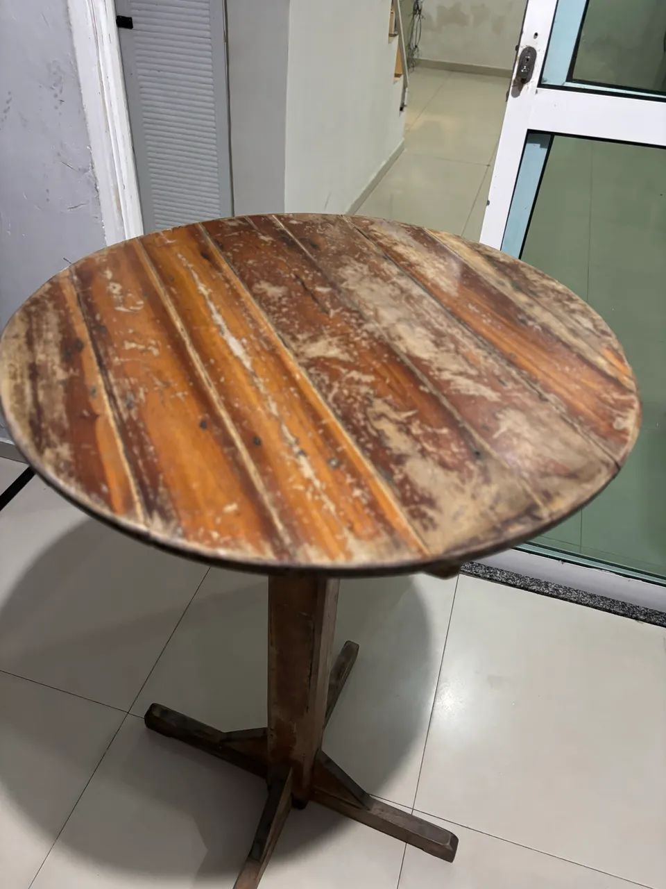 MESA DE MADEIRA RÚSTICA ? R$ 100