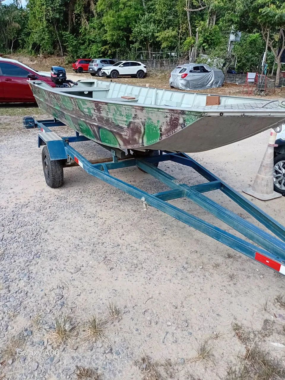 Motor de popa mercury com bote de aluminio 5 mts - Foto 4