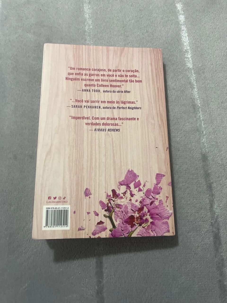 Livro Assim Que Acaba  - Foto 2