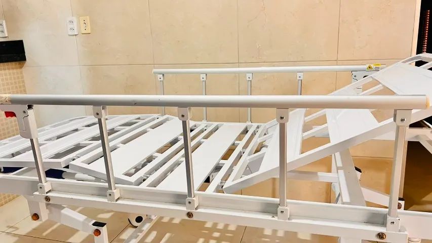 CAMA HOSPITALAR ARTICULADA, COM COLCHÃO ORIGINAL. - Foto 4