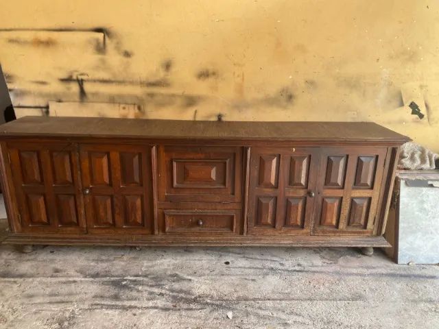 Buffet colonial para louças...