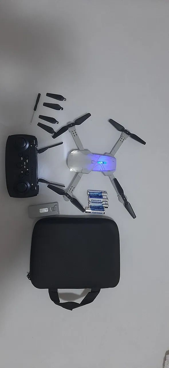 Mini Drone com 2 baterias  - Foto 5