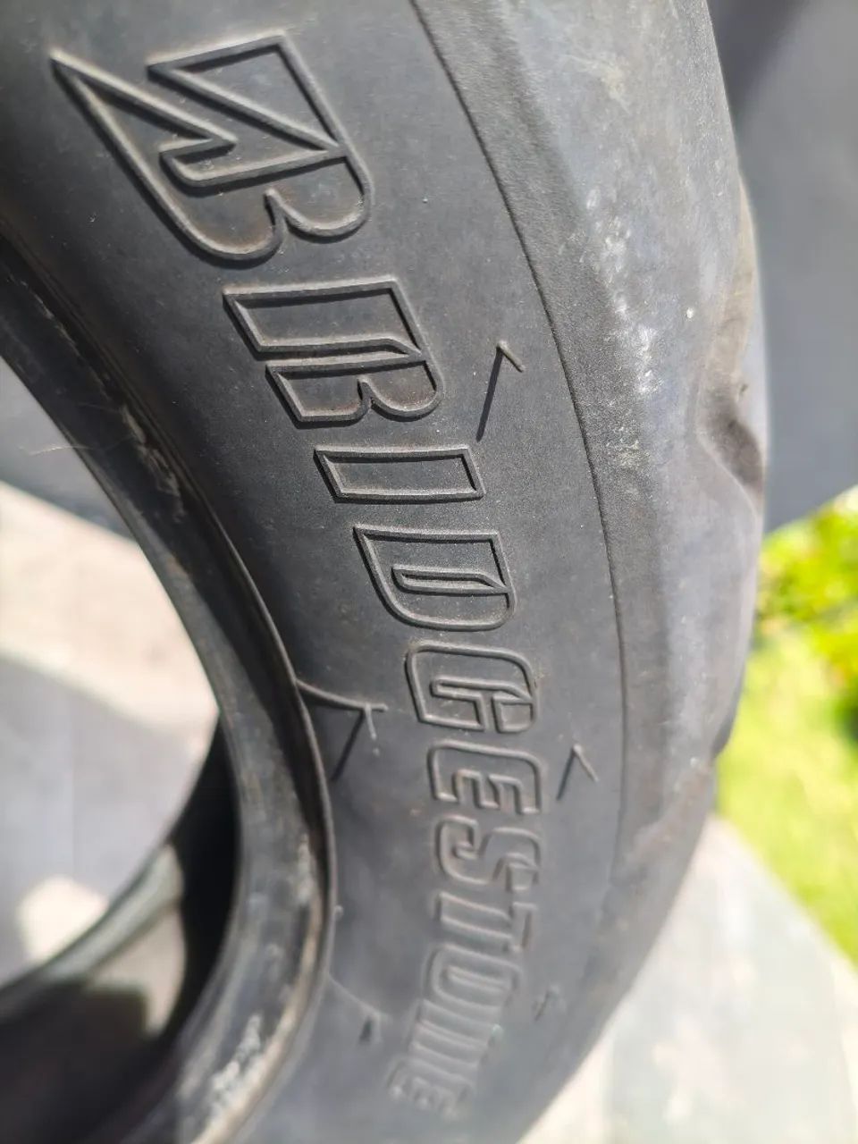  Pneu Bridgestone 150/80/16 80% de Borracha sem Cortes sem<br>150/80/16 <br>150/80/16 <br>150/80/16 - Foto 2