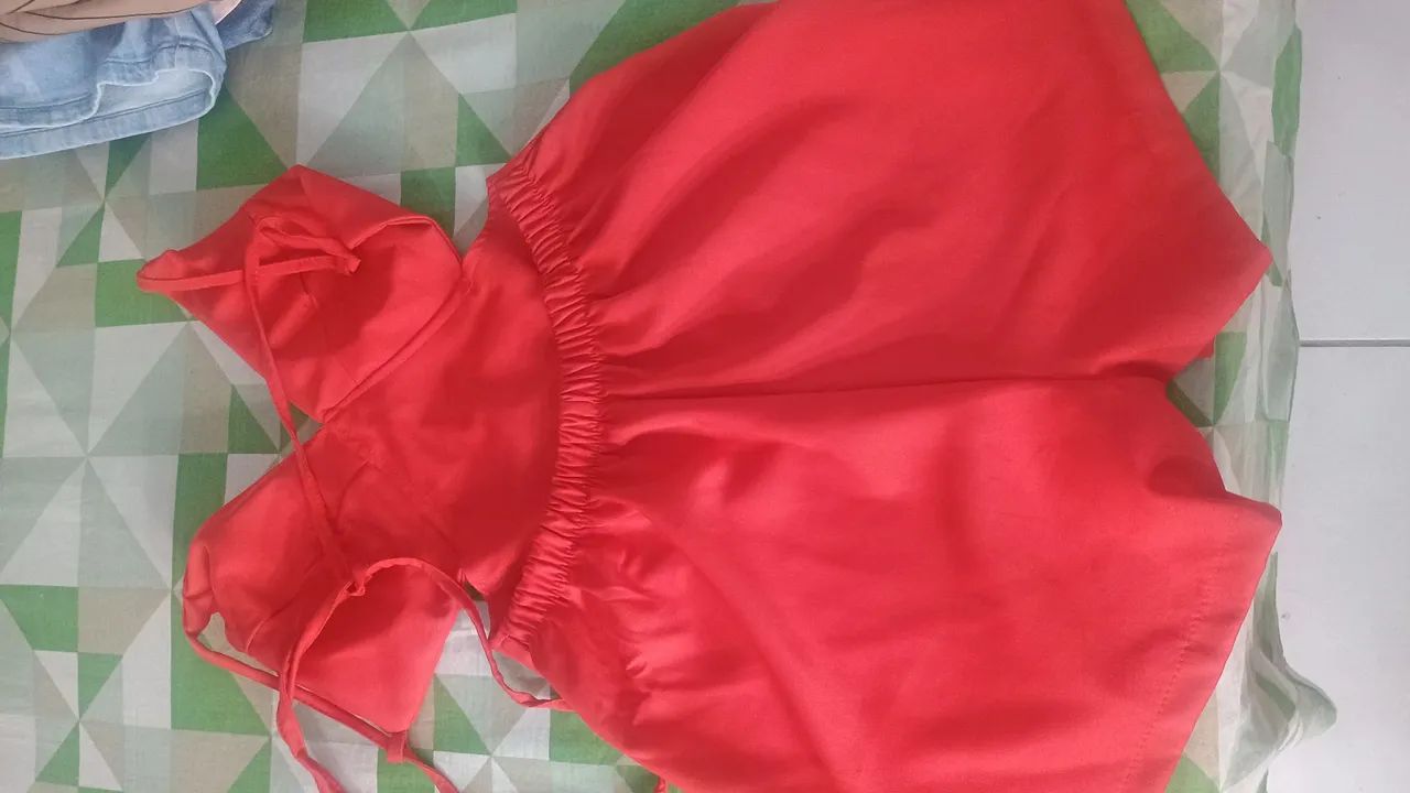 LOTE TODO MACAQUINHO E VESTIDOS  - Foto 2