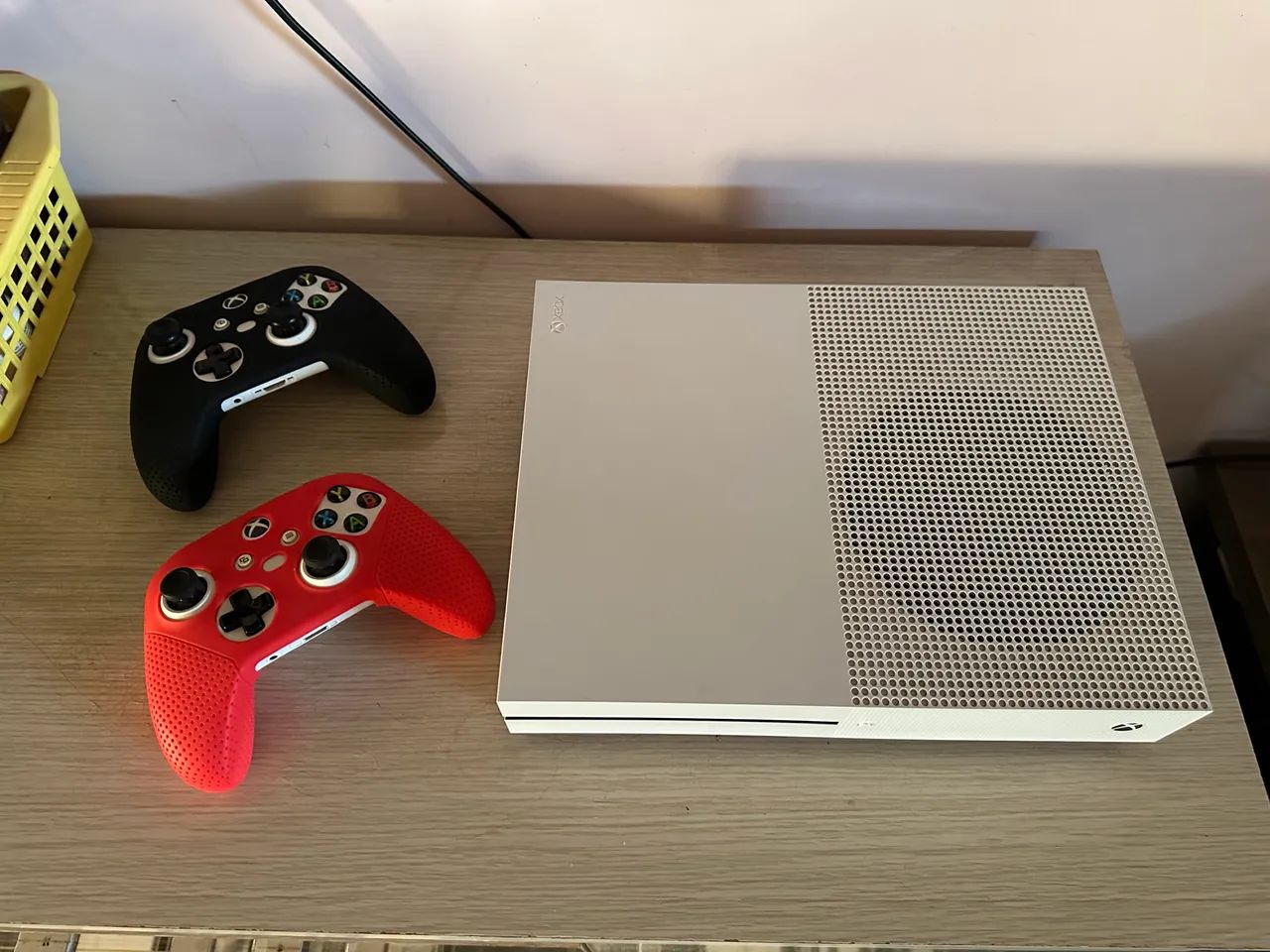 Vendo Xbox One S (1 TB) - Foto 2