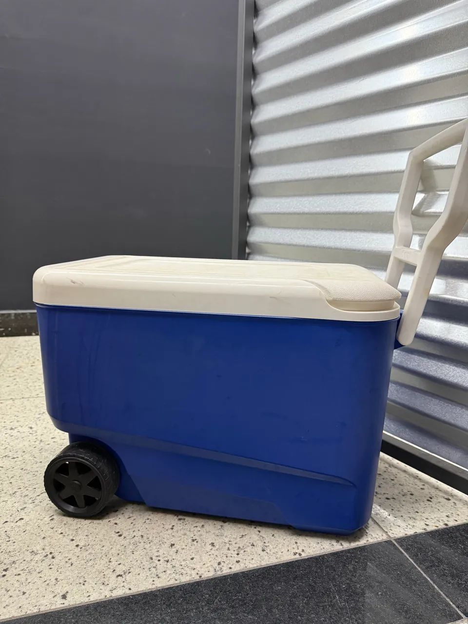 Cooler com rodas 36L Igloo - Foto 3